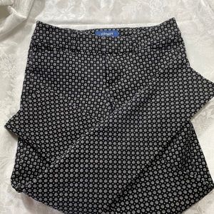 Old Navy, Ankle Length, stretchy Slack Black w/White, Front zipper,  2 pockets